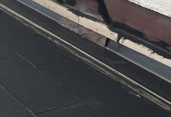 屋根と外壁の取り合い部の雨漏り