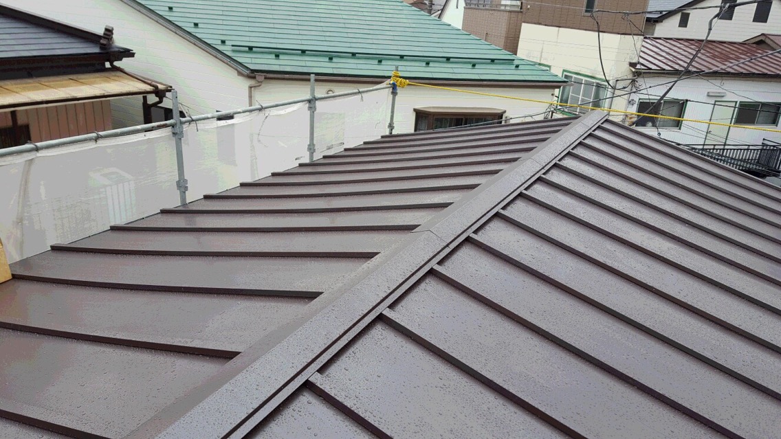 10.横浜市金沢区 トタン屋根の雨漏り改修工事完成