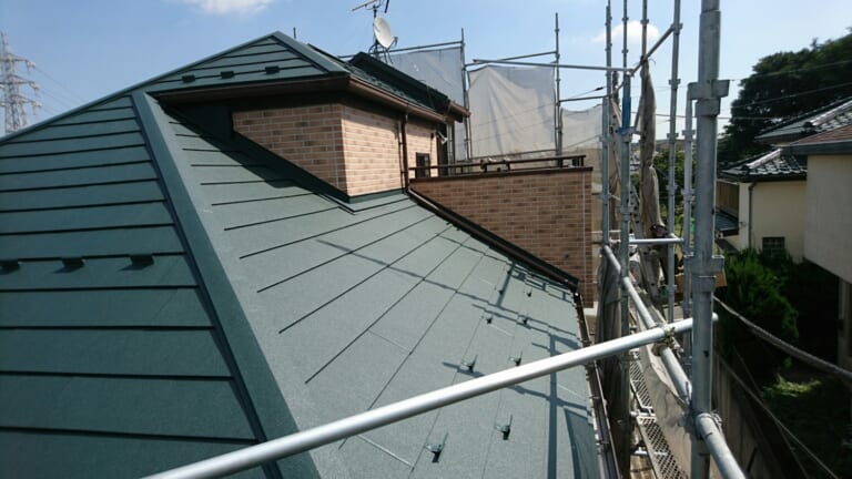 川崎市麻生区の屋根カバー工法はテイガク屋根修理で