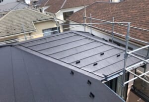 東京都世田谷区 - カバー工法によるパミール屋根リフォーム