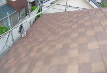 アスファルトシングルによる屋根カバー工法の施工後