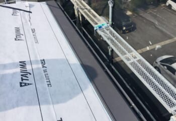 屋根本体を取付ける