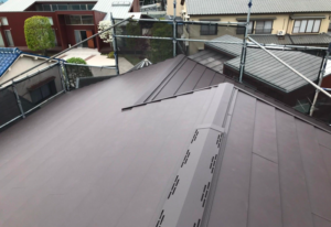 京都市東山区 - 屋根カバー工法と外壁目地工事、破風板塗装