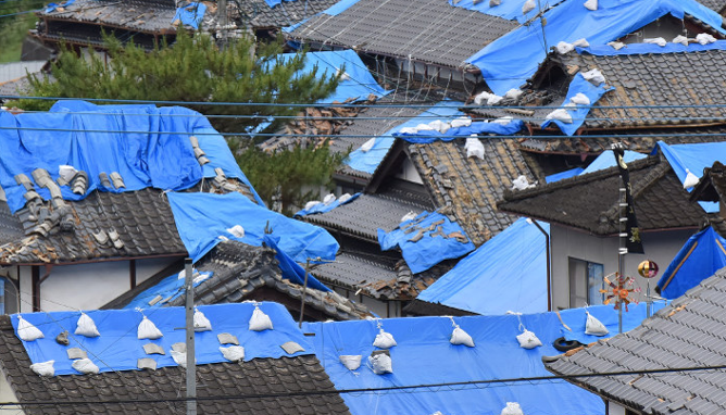 地震による屋根瓦の損害