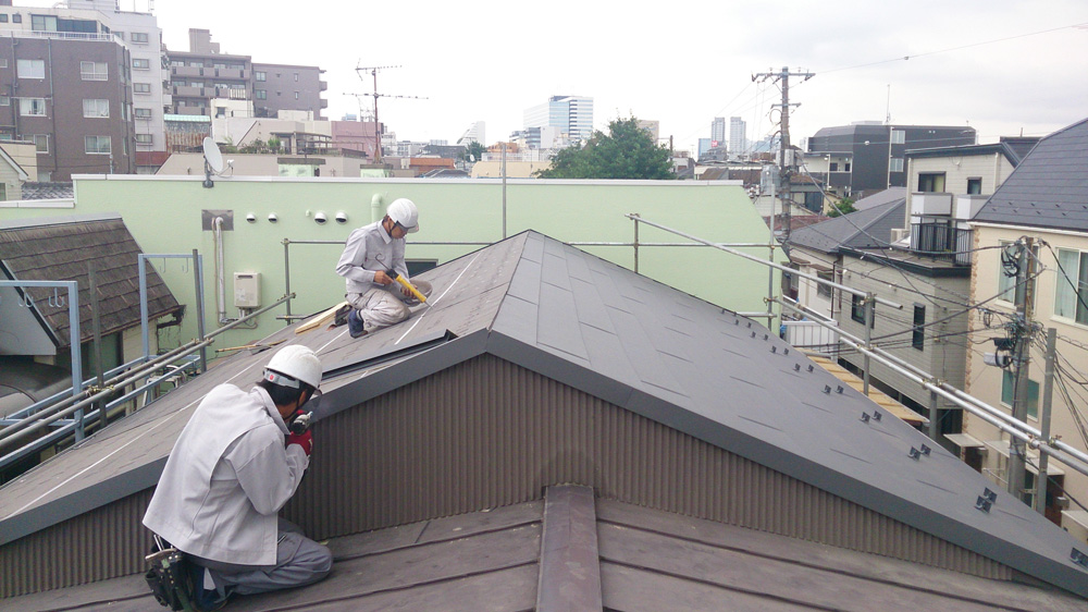 屋根材取り付け
