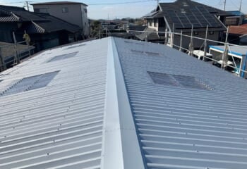 千葉県木更津市でおこなった、自動車整備工場の屋根と外壁の改修リフォーム工事が完成