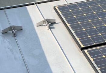太陽光パネルを設置する場合のガルバリウム鋼板屋根