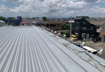 東京都立川市 - 店舗の折板屋根をカバー工法で改修