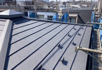 方形スレート屋根の葺き替えリフォーム工事が完成