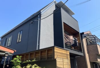 川崎市高津区 - 天窓に断熱材充てんと外壁塗装リフォーム