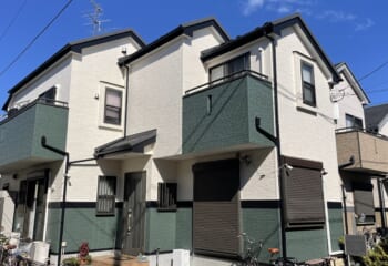 埼玉県上尾市 - 2トーンカラーの外壁塗装と屋根カバー工法