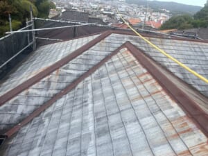 施工前の屋根