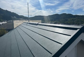 神戸市北区 - 築３０年の屋根をカバー工法と雨樋交換