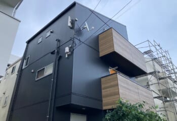 東京都西東京市 - 分譲住宅を外壁カバー工法で注文住宅の屋根外壁にフルリフォーム