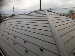 サムネイル画像 群馬県高崎市 - アスベストが含まれていないスレート屋根をスーパーガルテクトで屋根カバー工法