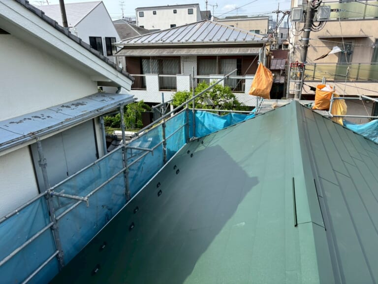 棟板金取り付け　換気棟取り付け
