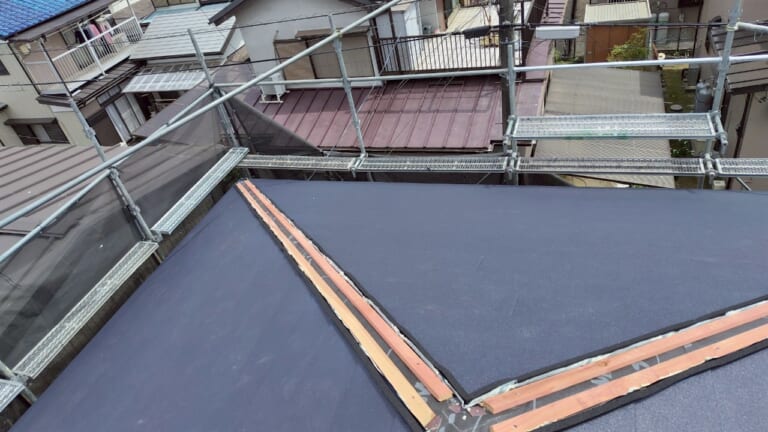 棟板金下地施工