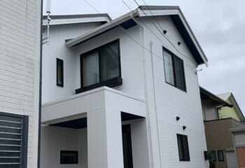 相模原市中央区 - スーパーガルテクトで屋根カバー工法と直張りサイディングに外壁カバー工法と外壁塗装