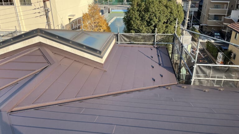 谷部に谷どい板金を使用
