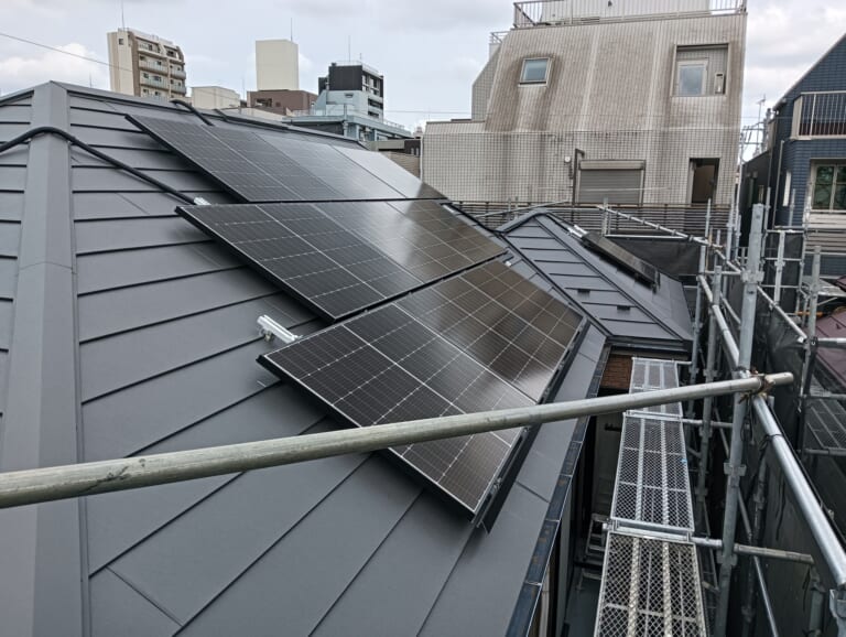 太陽光パネルを取り付け