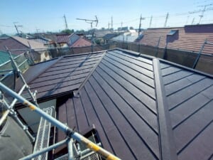 サムネイル画像 東京都国分寺市 - スレート屋根を断熱性に優れたスーパーガルテクトで屋根カバー工法
