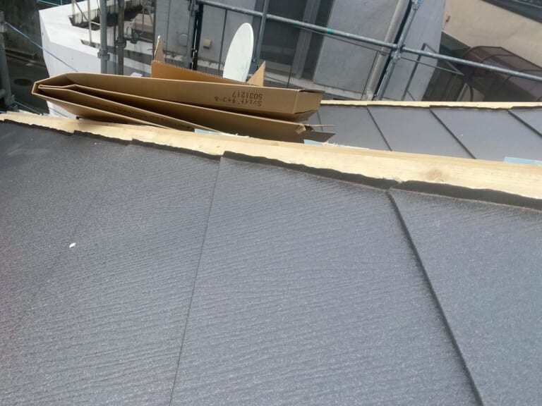 下り棟の屋根本体立ち上げ