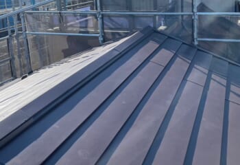 東京都江戸川区 - 瓦屋根から横暖ルーフαプレミアムSに屋根葺き替えと雨樋交換