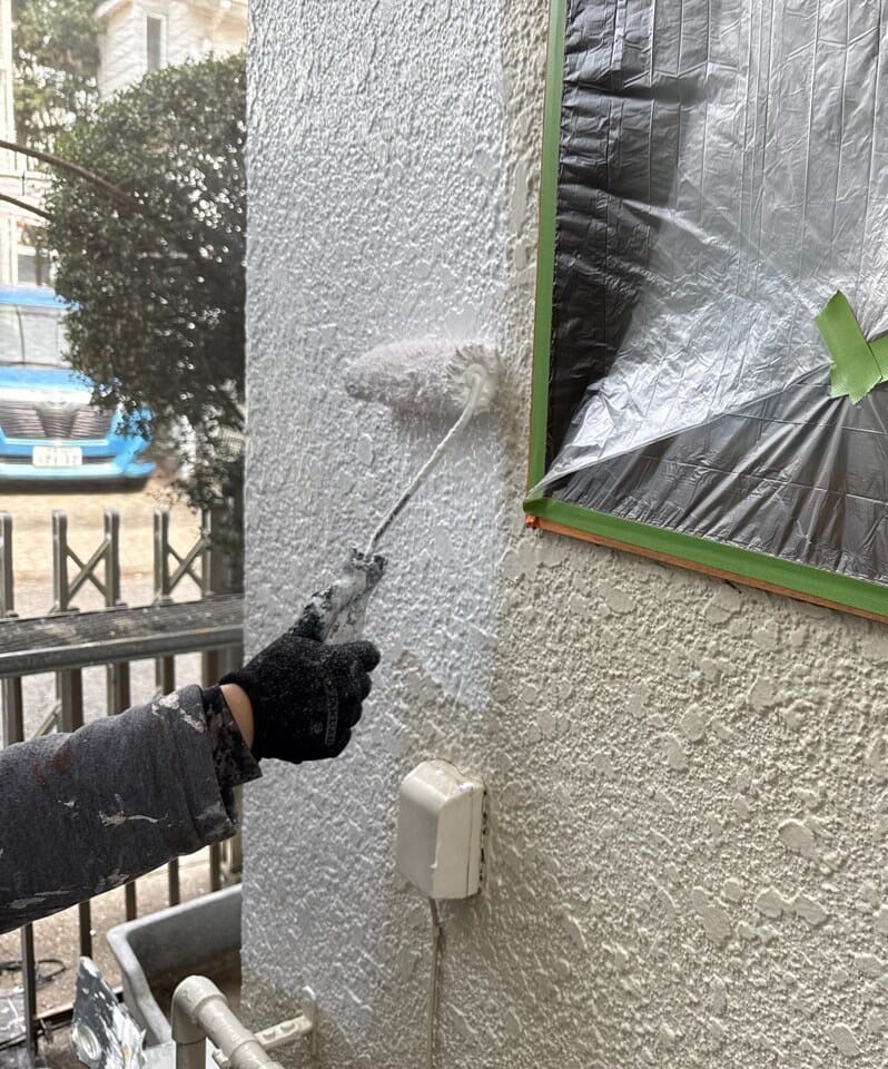 外壁下塗り施工