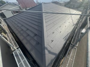 サムネイル画像 千葉県松戸市 - アスベスト含有スレート屋根をスーパーガルテクトでカバー工法