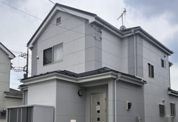 埼玉県草加市 - 複雑形状のスレート屋根をカバー工法して外壁塗装でリフォーム