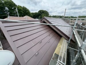 サムネイル画像 東京都清瀬市 - 築20年以上経過したスレート屋根をフッ素屋根材でカバー工法