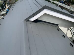 スーパーガルテクト施工後の屋根