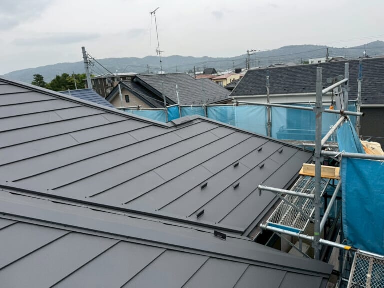 換気棟設置、屋根施工後