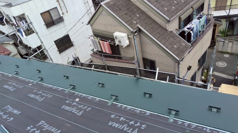 スーパーガルテクトの張り付け