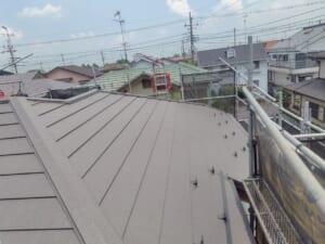 サムネイル画像 千葉県印旛沼郡栄町 - スレート屋根(石綿含む)をスーパーガルテクトで屋根修理と雨どい交換