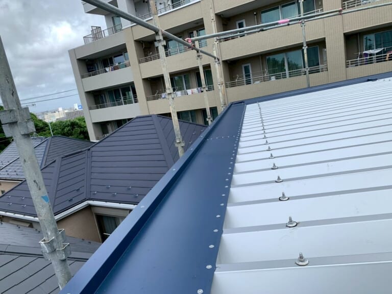 軒先板金納まり