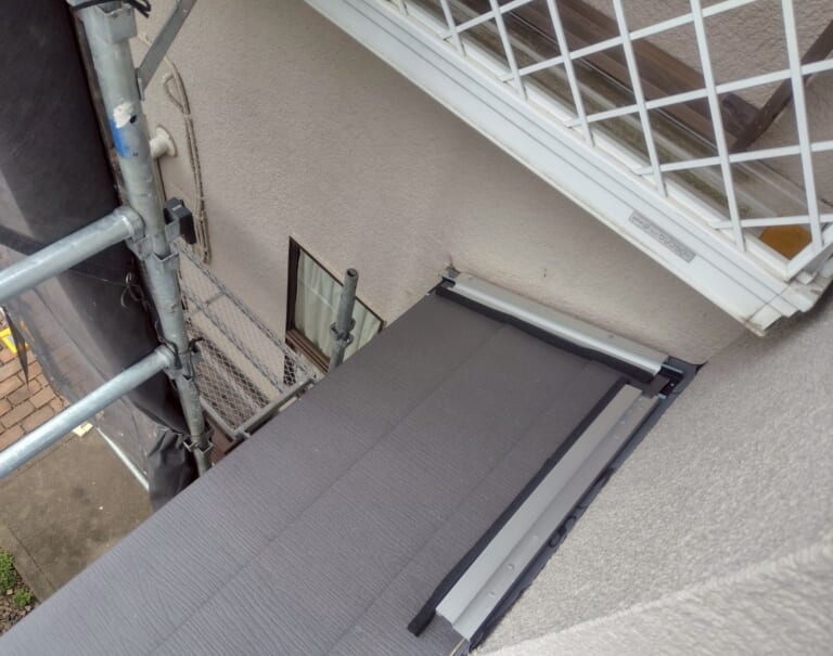 下屋根雨押え