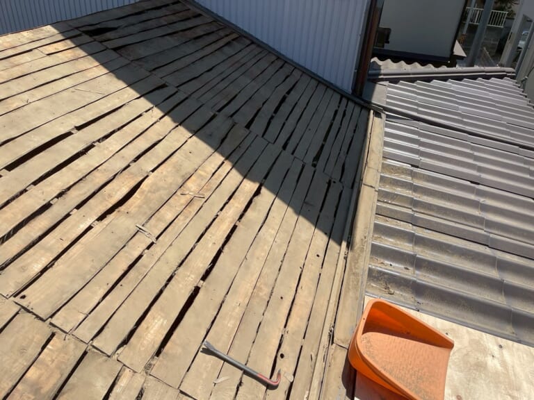 既存屋根材の撤去