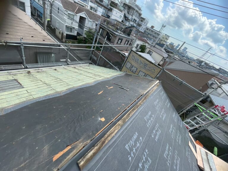 古い屋根材