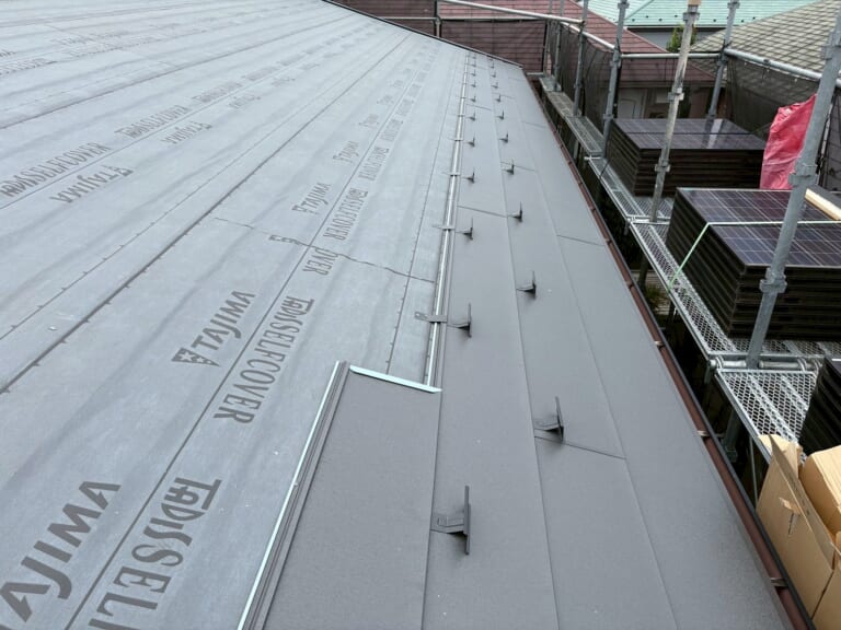 スーパーガルテクトでカバー工法