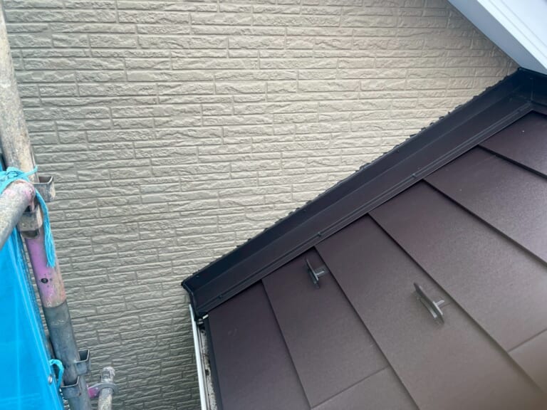 雨押え板金の施工