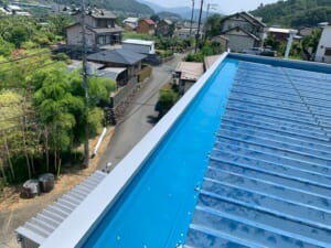 サムネイル画像 相模原市緑区 - 雨押え板金とアルミ笠木をガルバリウム鋼板で交換工事