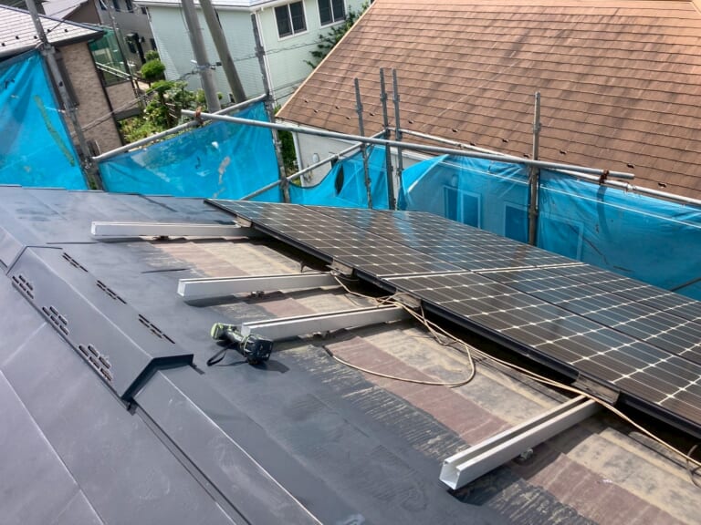 劣化した太陽光発電システム