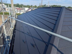 サムネイル画像 埼玉県新座市 - 超耐久・高断熱！スーパーガルテクトで屋根カバー工法