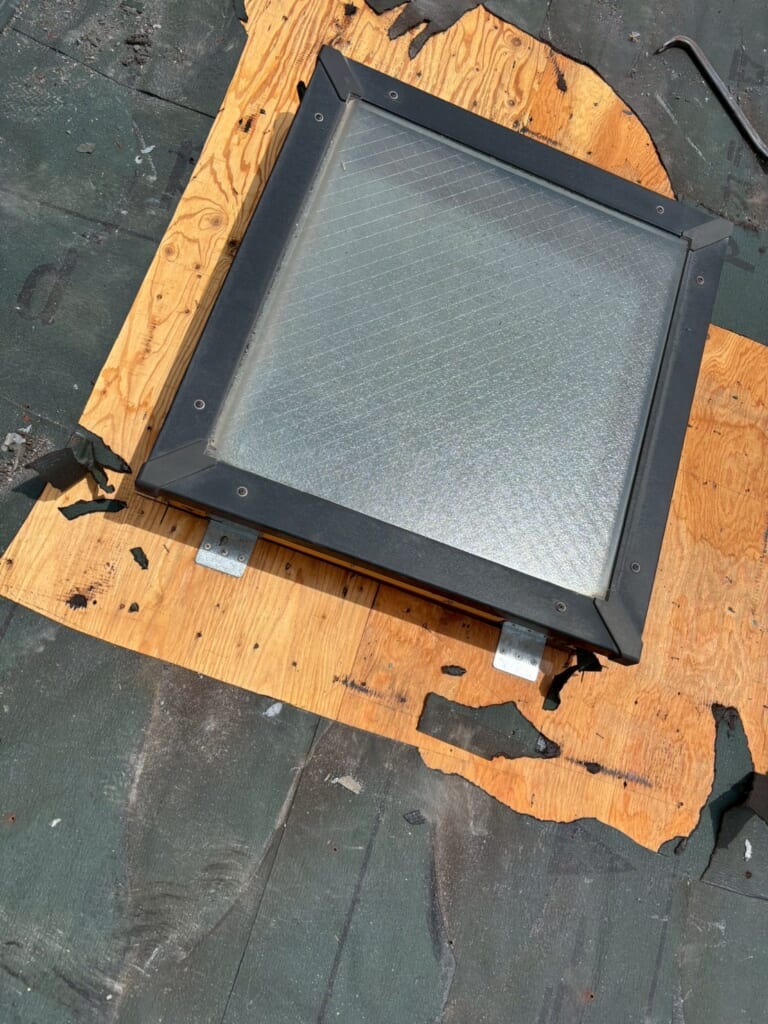 古い天窓撤去