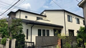 サムネイル画像 東京都武蔵野市 - 太陽光パネル脱着を伴うコロニアルNEOからスーパーガルテクトへの屋根カバー工法と外壁塗装