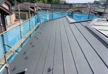 東京都八王子市 - ノンアスベスト屋根を金属製のスーパーガルテクトでリフォーム