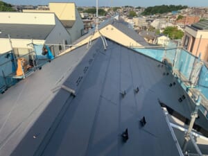 サムネイル画像 横浜市港北区 - 近隣からの指摘で発覚！ スーパーガルテクトで屋根リフォーム