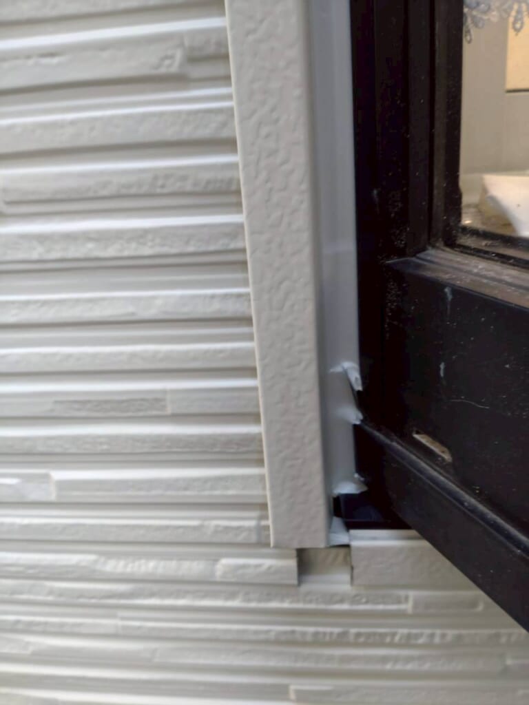 窓やドアなどの開口部