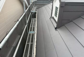 神奈川県平塚市 - ドーマー付きスレート屋根をスーパーガルテクトで屋根リフォーム